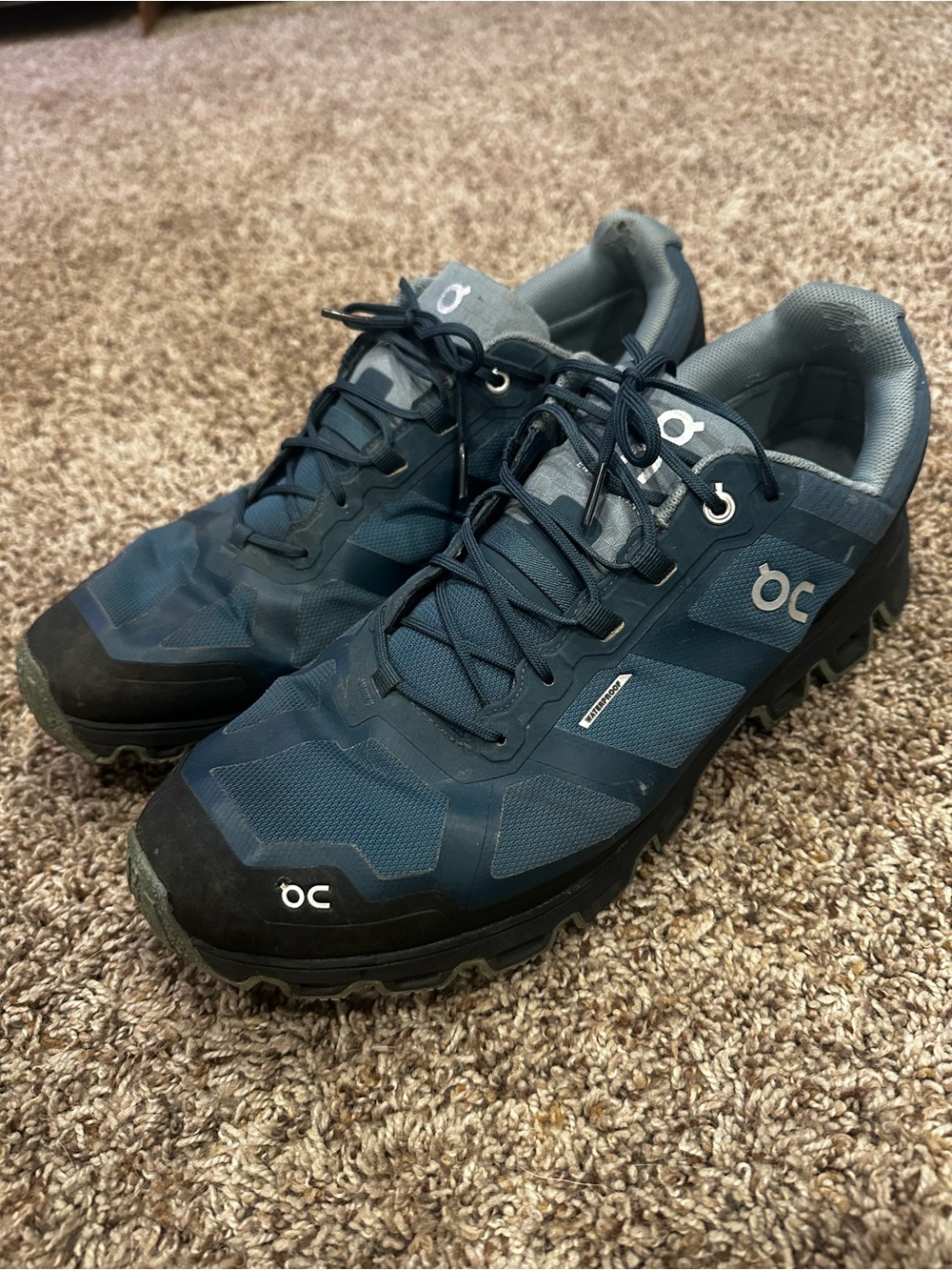 On Running Men's Trail runners blue and Black 12.5